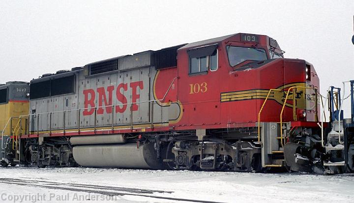 BNSF 103 GP60M b.jpg